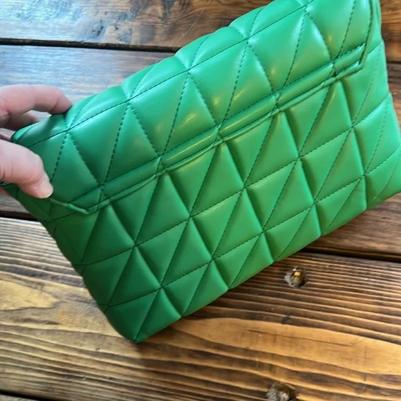 NWT Zara Green Purse. No strap. Really cute! - Picture 6 of 6